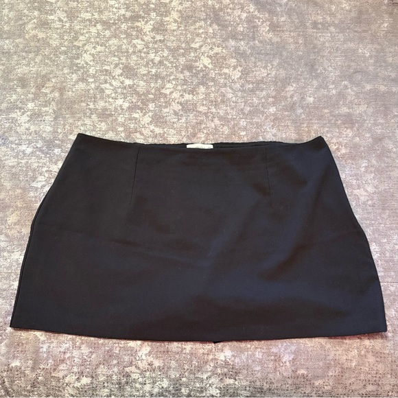 Abercrombie & Fitch Dresses & Skirts - Abercrombie & Fitch Black Mini Skort